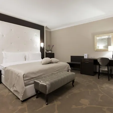 Constantine The Great Hotel