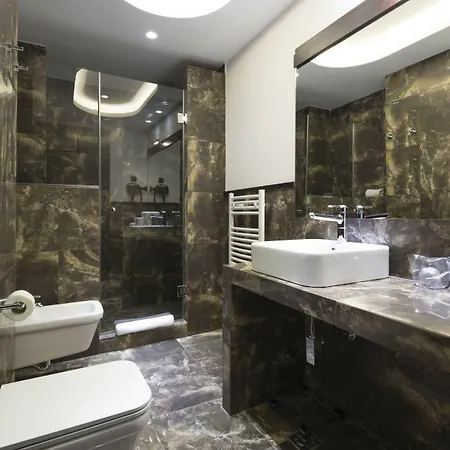 قسطنطين ذا غريت 4*