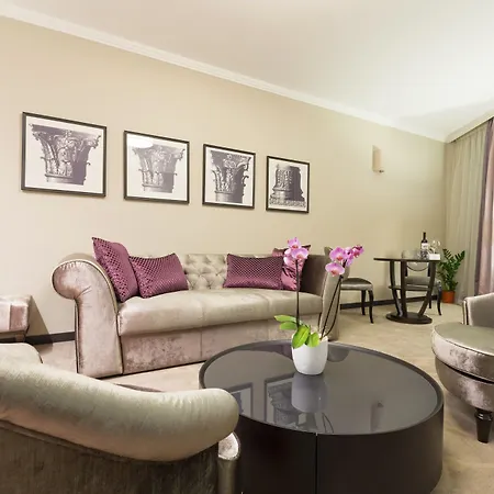 Constantine The Great Hotel