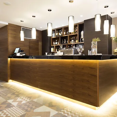 قسطنطين ذا غريت 4*