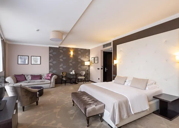 Constantine The Great Ξενοδοχείο 4*